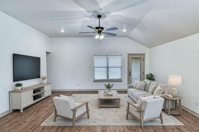 13313 SW 5th Street, Yukon, OK 73099