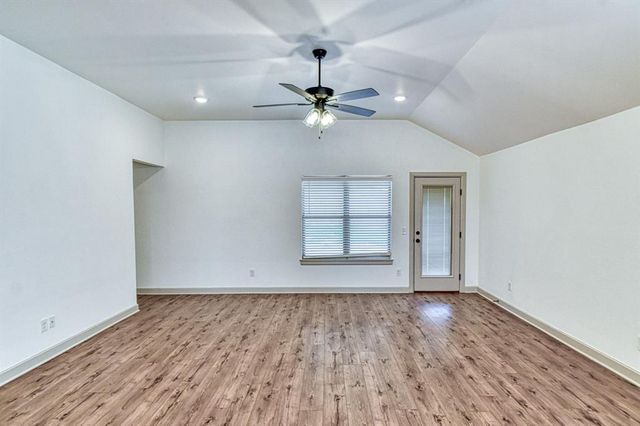 13313 SW 5th Street, Yukon, OK 73099