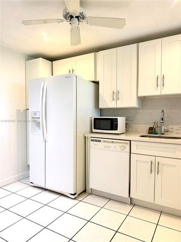 20100 W Country Club Dr 608, Aventura, FL 33180