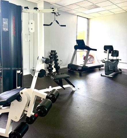 20100 W Country Club Dr 608, Aventura, FL 33180