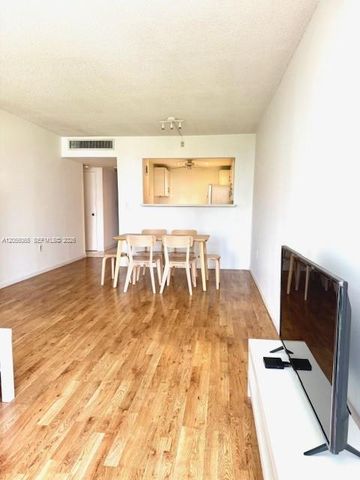 20100 W Country Club Dr 608, Aventura, FL 33180