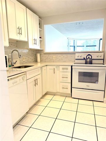 20100 W Country Club Dr 608, Aventura, FL 33180