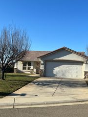 32 Sierra Ct, Ione, CA 95640