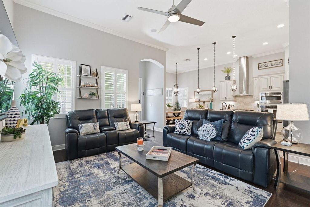 Image 12 of property listing at 624 WINTERSIDE DRIVE, Apollo Beach, FL 33572