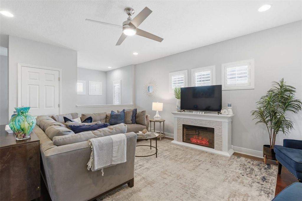 Image 23 of property listing at 624 WINTERSIDE DRIVE, Apollo Beach, FL 33572