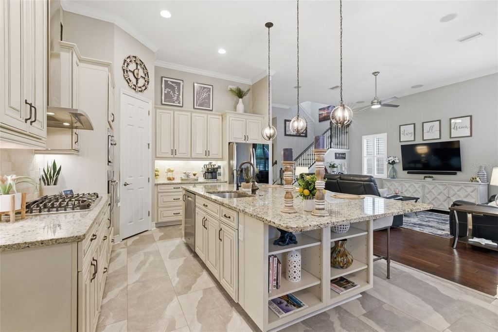 Image 8 of property listing at 624 WINTERSIDE DRIVE, Apollo Beach, FL 33572