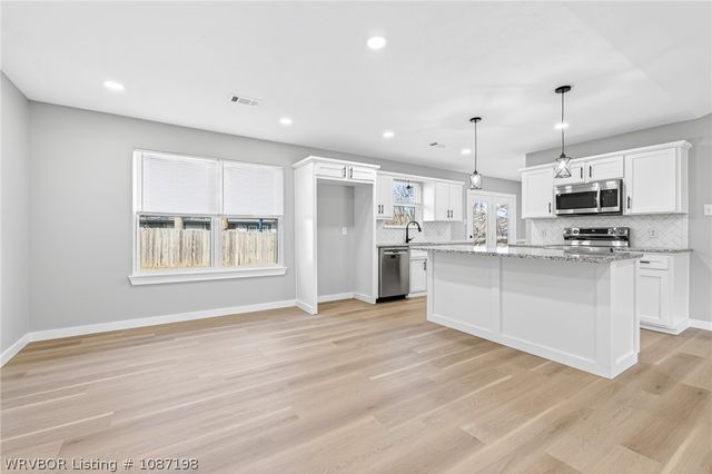 2300 Pine Lane, Barling, AR 72923