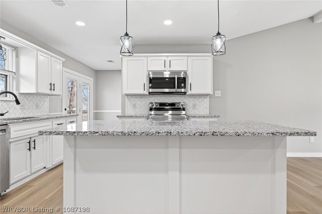 2300 Pine Lane, Barling, AR 72923