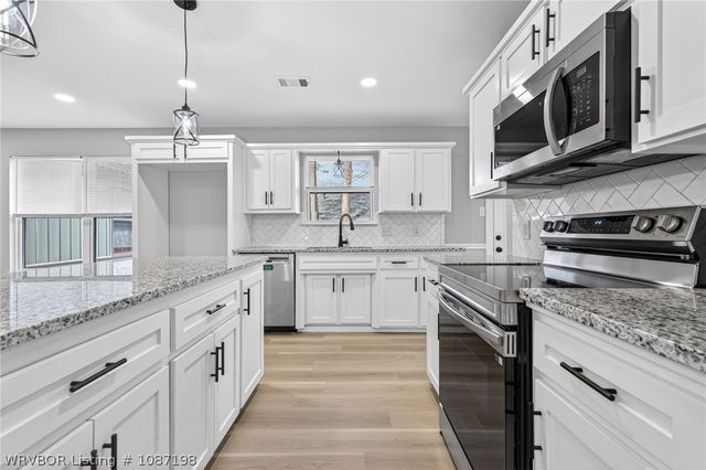 2300 Pine Lane, Barling, AR 72923