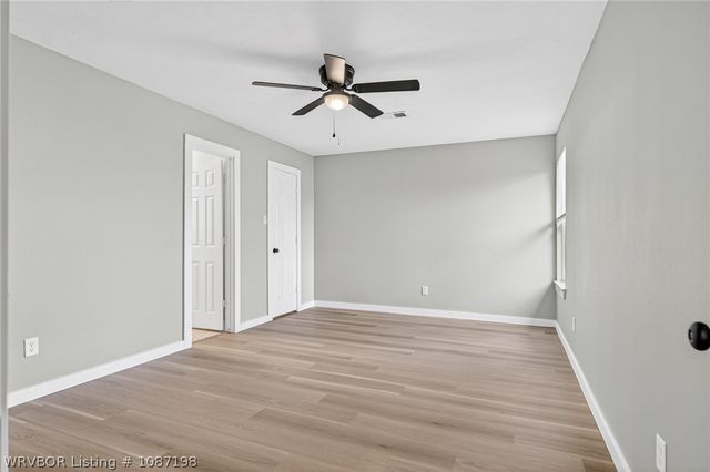 2300 Pine Lane, Barling, AR 72923