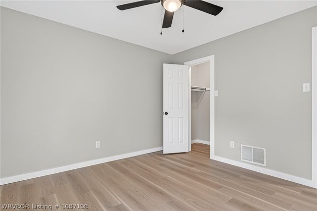 2300 Pine Lane, Barling, AR 72923