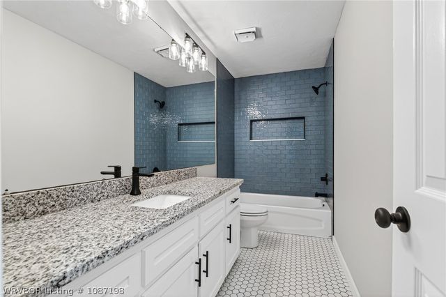 2300 Pine Lane, Barling, AR 72923