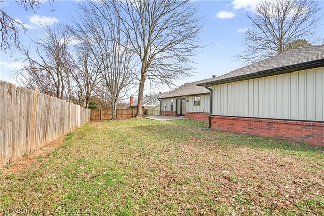 2300 Pine Lane, Barling, AR 72923