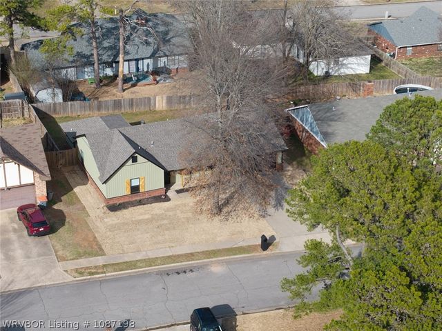 2300 Pine Lane, Barling, AR 72923