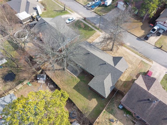 2300 Pine Lane, Barling, AR 72923