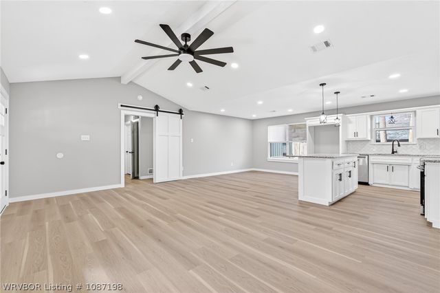 2300 Pine Lane, Barling, AR 72923