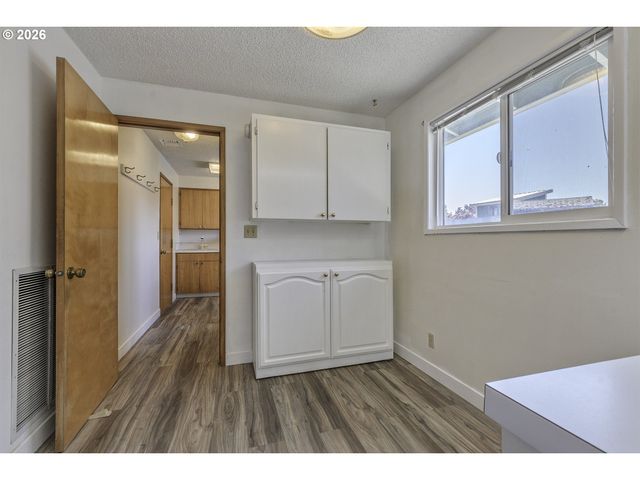 1616 WILLAMINA Ave, Forest Grove, OR 97116