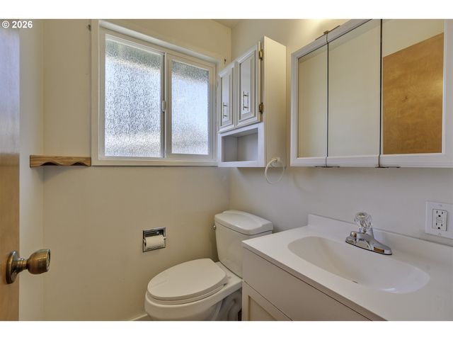 1616 WILLAMINA Ave, Forest Grove, OR 97116