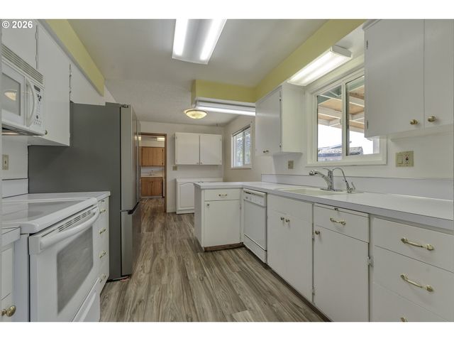 1616 WILLAMINA Ave, Forest Grove, OR 97116