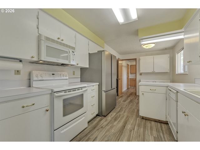 1616 WILLAMINA Ave, Forest Grove, OR 97116