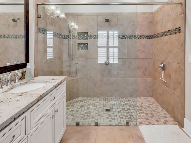 3867 Spanner Way, Murrells Inlet, SC 29576