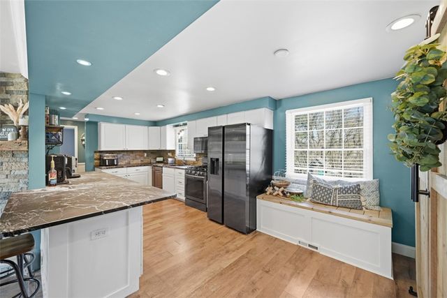 2928 Kings Mill Rd, Bethel Park, PA 15102