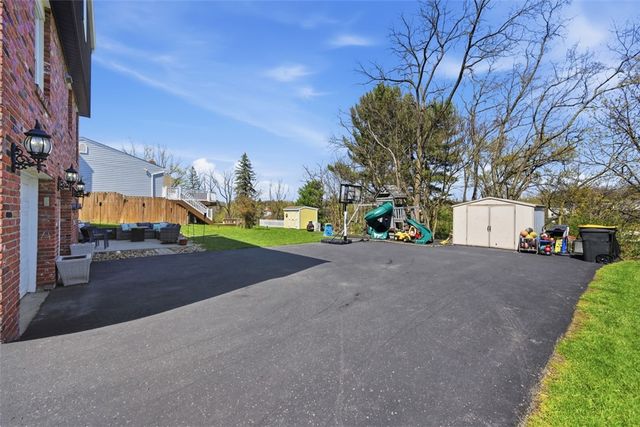 2928 Kings Mill Rd, Bethel Park, PA 15102