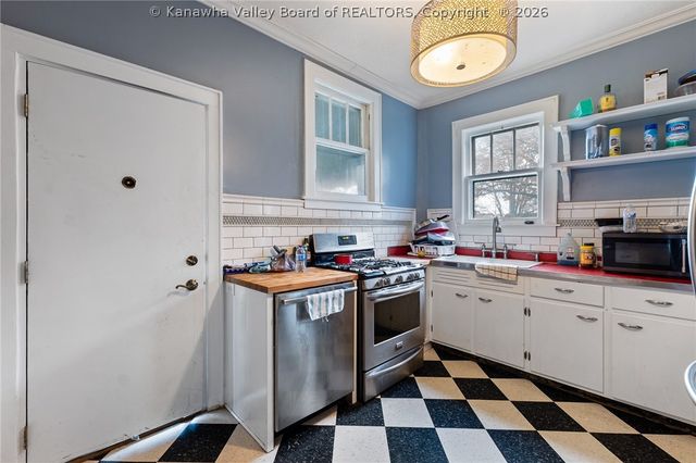 514 9th Avenue, Huntington, WV 25701