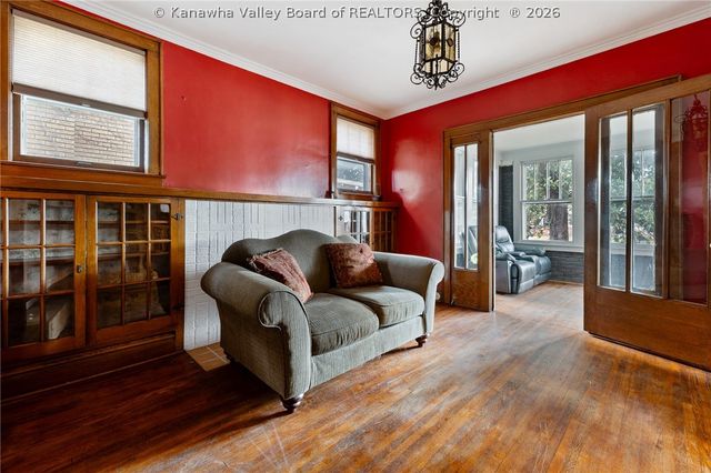 514 9th Avenue, Huntington, WV 25701