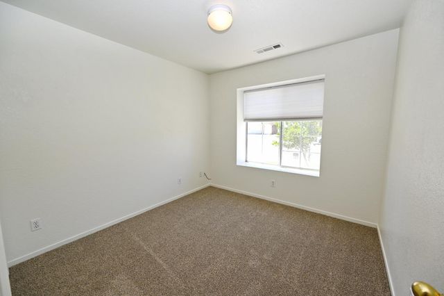 239 W Fallbrook Avenue, Clovis, CA 93611