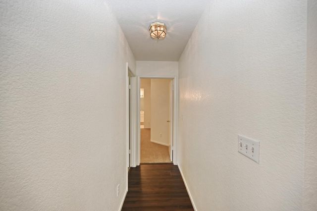 239 W Fallbrook Avenue, Clovis, CA 93611