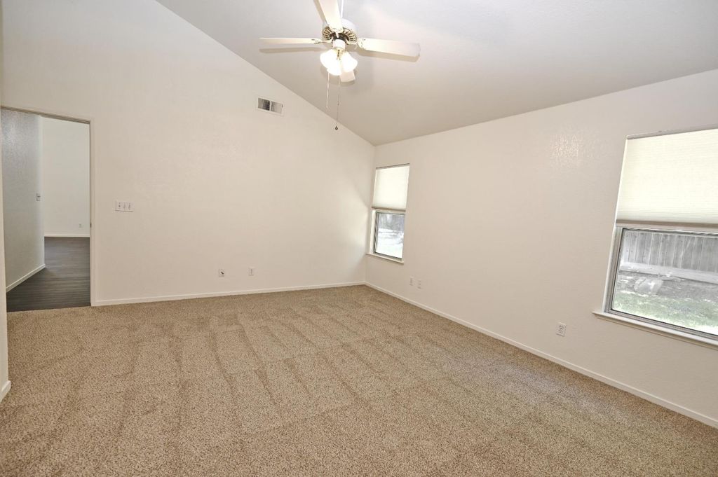 Image 16 of property listing at 239 W Fallbrook Avenue, Clovis, CA 93611