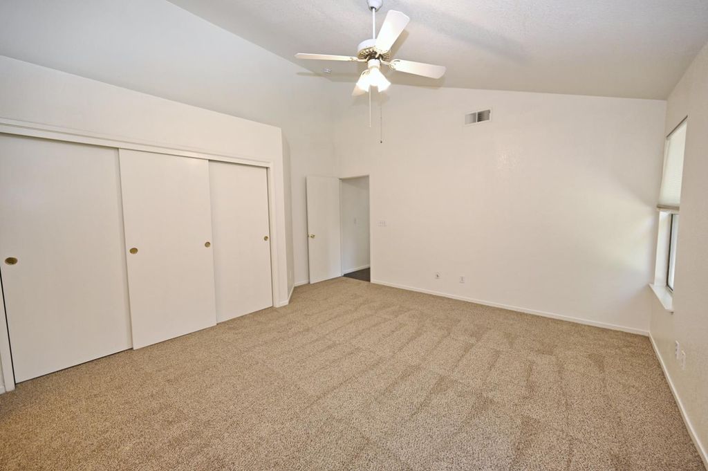 Image 17 of property listing at 239 W Fallbrook Avenue, Clovis, CA 93611