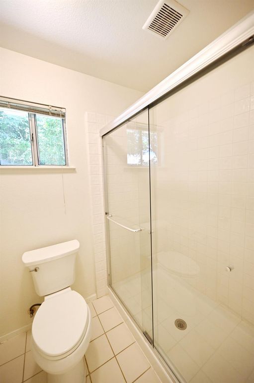 Image 21 of property listing at 239 W Fallbrook Avenue, Clovis, CA 93611