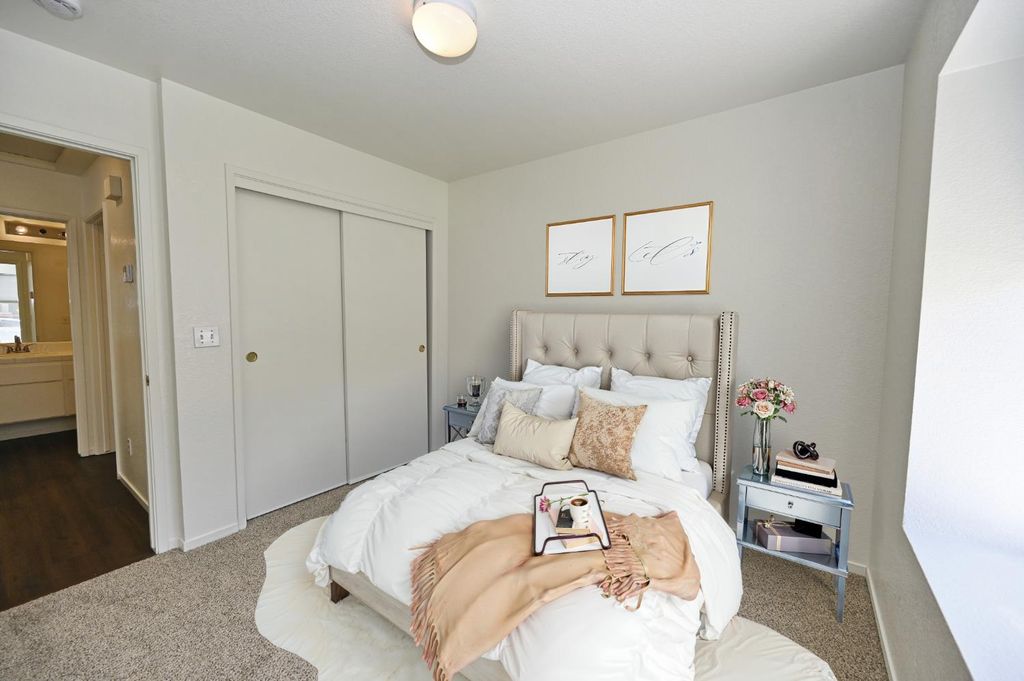 Image 25 of property listing at 239 W Fallbrook Avenue, Clovis, CA 93611
