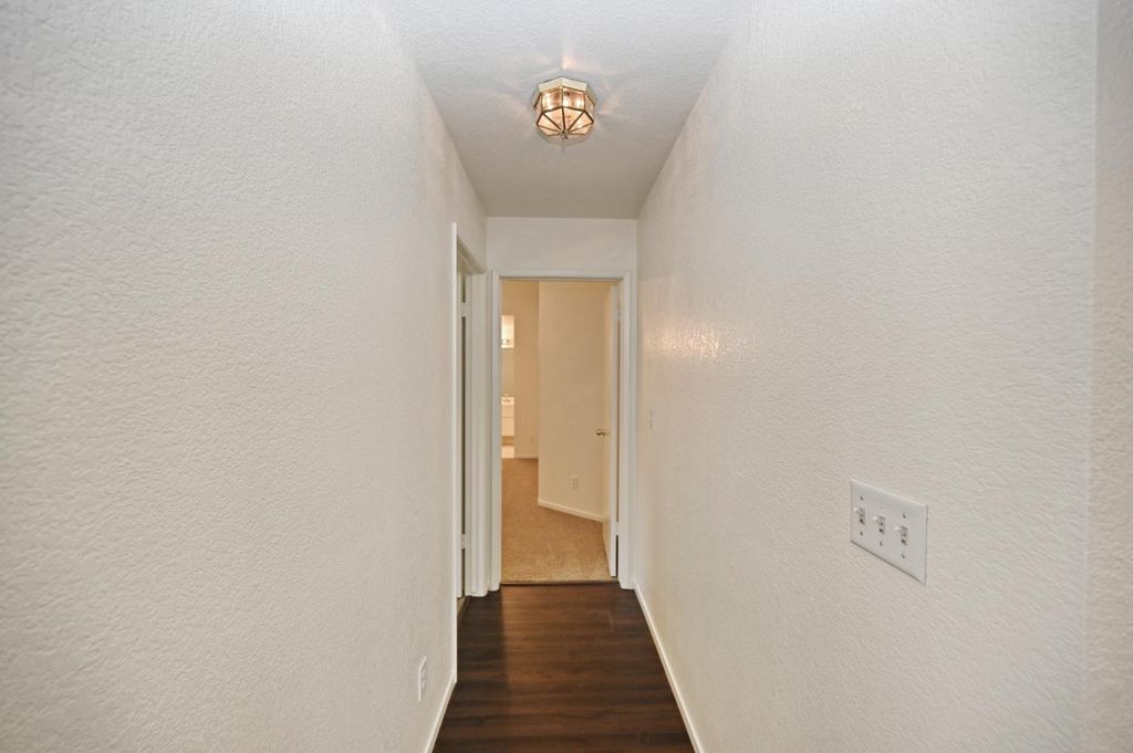 Image 27 of property listing at 239 W Fallbrook Avenue, Clovis, CA 93611