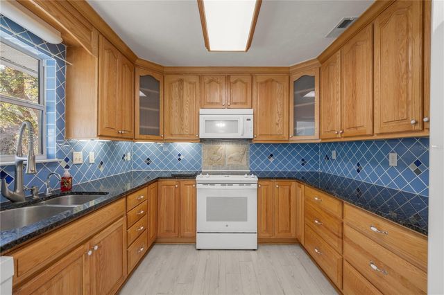 18004 NW 55TH PLACE, Alachua, FL 32615