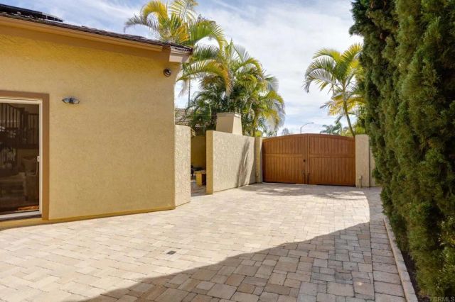 1025 Monterey Vista Way, Encinitas, CA 92024