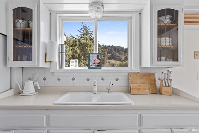 9500 El Camino Aly, Jenner, CA 95450