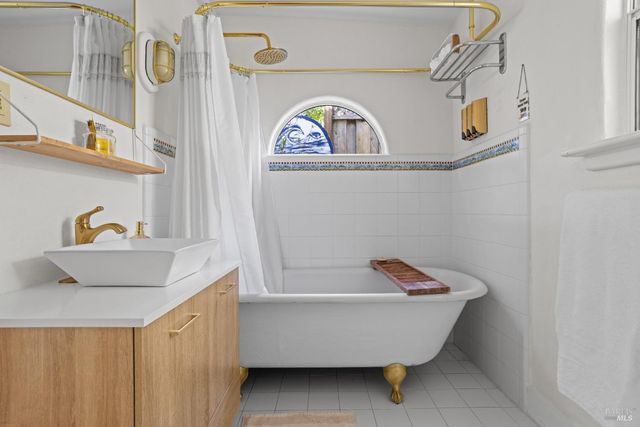 9500 El Camino Aly, Jenner, CA 95450