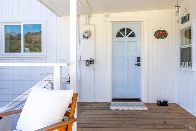 9500 El Camino Aly, Jenner, CA 95450