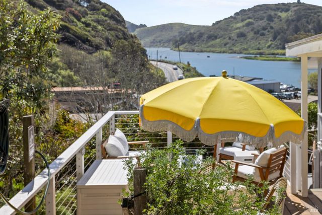 9500 El Camino Aly, Jenner, CA 95450