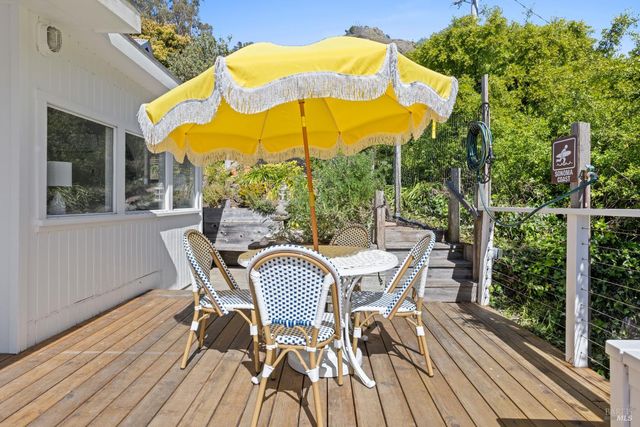 9500 El Camino Aly, Jenner, CA 95450