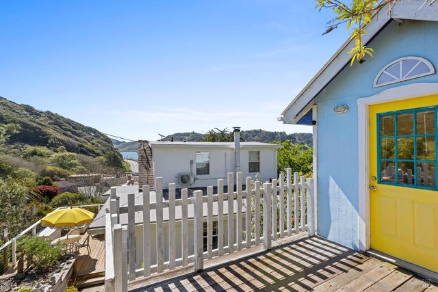 9500 El Camino Aly, Jenner, CA 95450