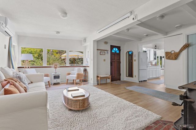 9500 El Camino Aly, Jenner, CA 95450