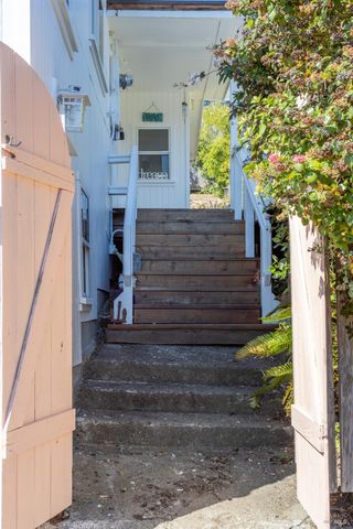 9500 El Camino Aly, Jenner, CA 95450