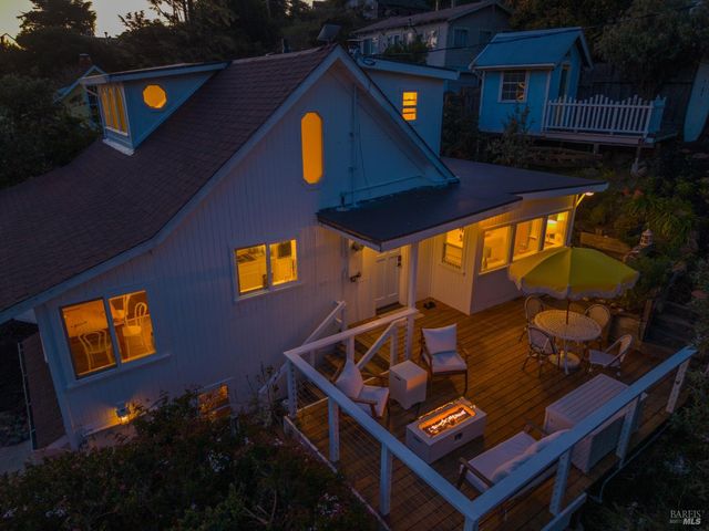 9500 El Camino Aly, Jenner, CA 95450