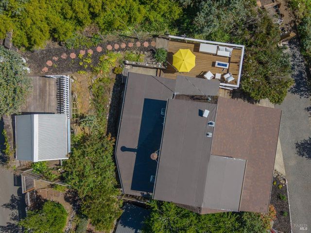 9500 El Camino Aly, Jenner, CA 95450