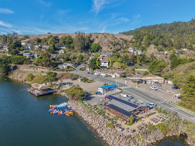 9500 El Camino Aly, Jenner, CA 95450