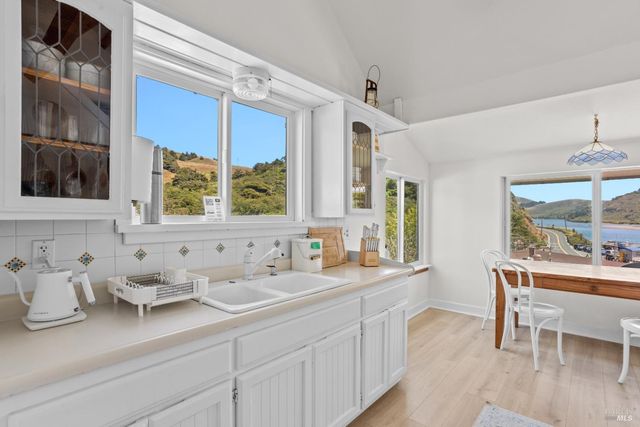 9500 El Camino Aly, Jenner, CA 95450